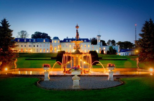 Почему члены королевской семьи, рэперы и Джастин Бибер платят 25 тысяч долларов за одну ночь в этом ирландском поместье
