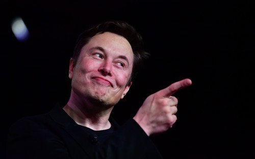 Суд постановил, что никто не может остановить Илона Маска от публикации новостей Tesla - на данный момент
