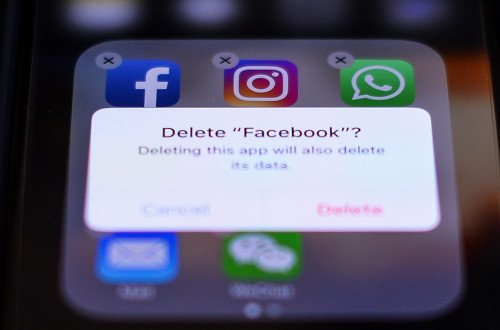 Опрос показывает, что 31 процент технических работников удалит Facebook после утечки данных