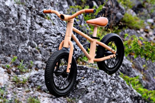 Познакомьтесь с Bixie, деревянным мини-велосипедом, который увлекает детей экологически чистым здоровым образом жизни