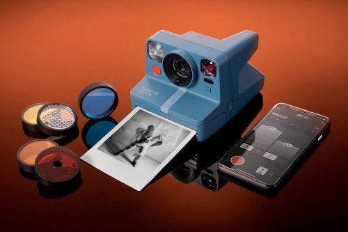 «Самая креативная мгновенная камера Polaroid» еще «позволяет редактировать фотографии, использовать фильтры объектива и щелкнуть снимки длинной экспозиции